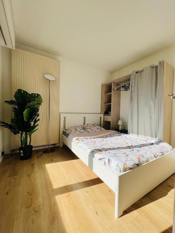 En Plein Centre De Sur Marne Apartment